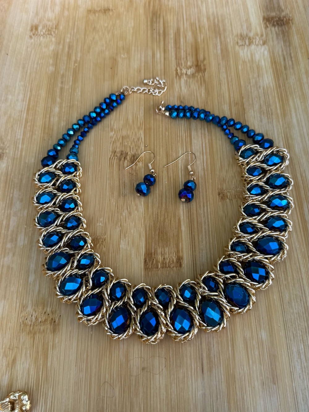 Elegant Gold and Blue Statement Necklace with Matching Earrings - Picture 3 of 3